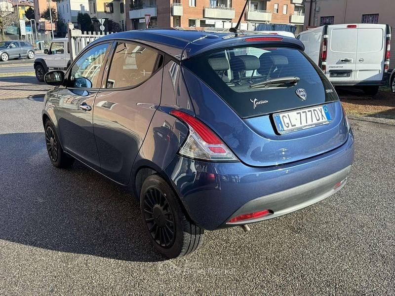 Usata Lancia Ypsilon 69 CV (50 kW) 2022 Blu/azzurro Utilitaria