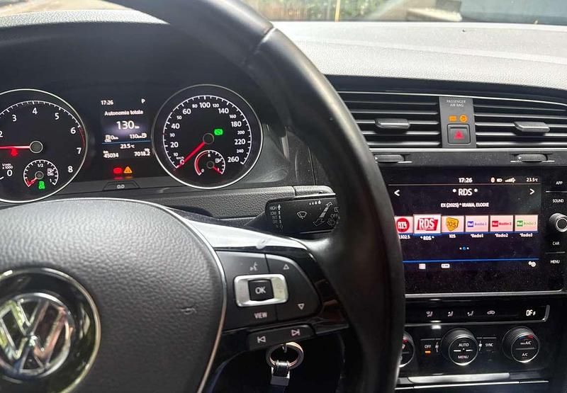 Usata VW Golf VIII Business 131 CV (96 kW) 2020 Berlina