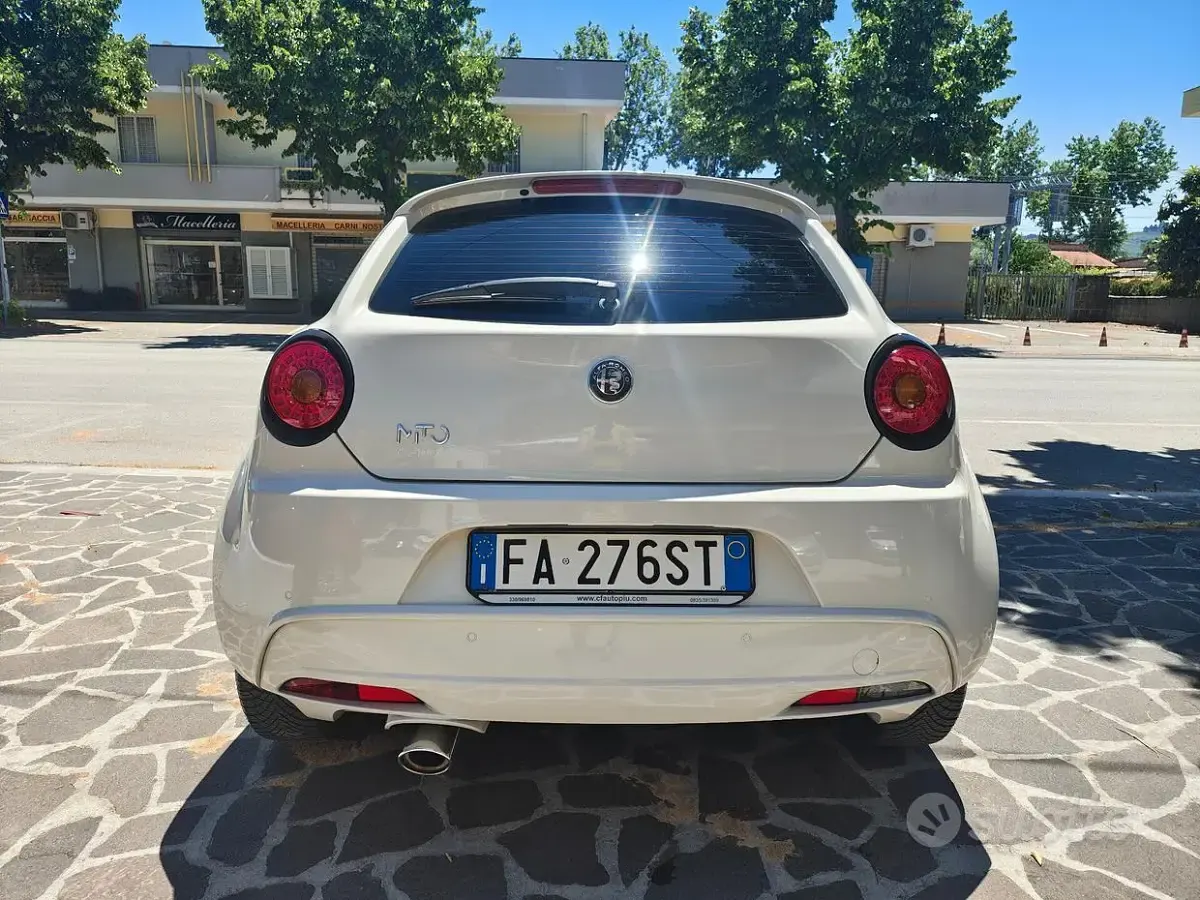 Usata Alfa Romeo MiTo Distinctive 85 CV (62 kW) 2015 Bianco Utilitaria