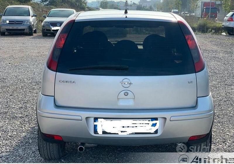 Usata Opel Corsa 80 CV (58 kW) 2004 Grigio Utilitaria