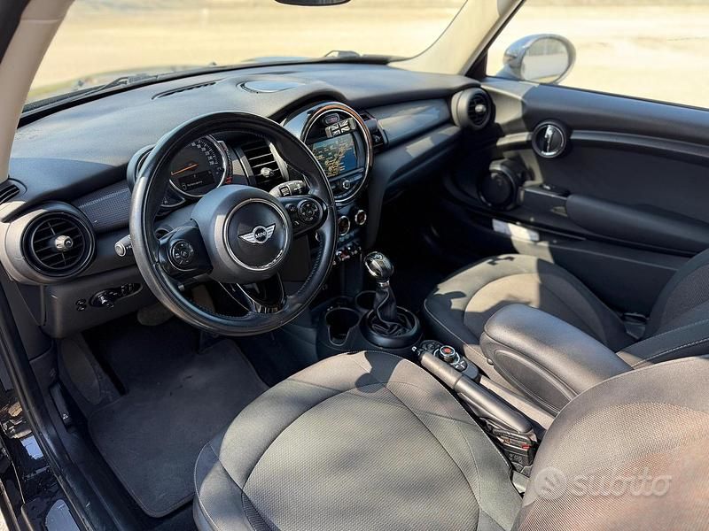 Usata Mini Cooper D 116 CV (85 kW) 2016 Nero Utilitaria