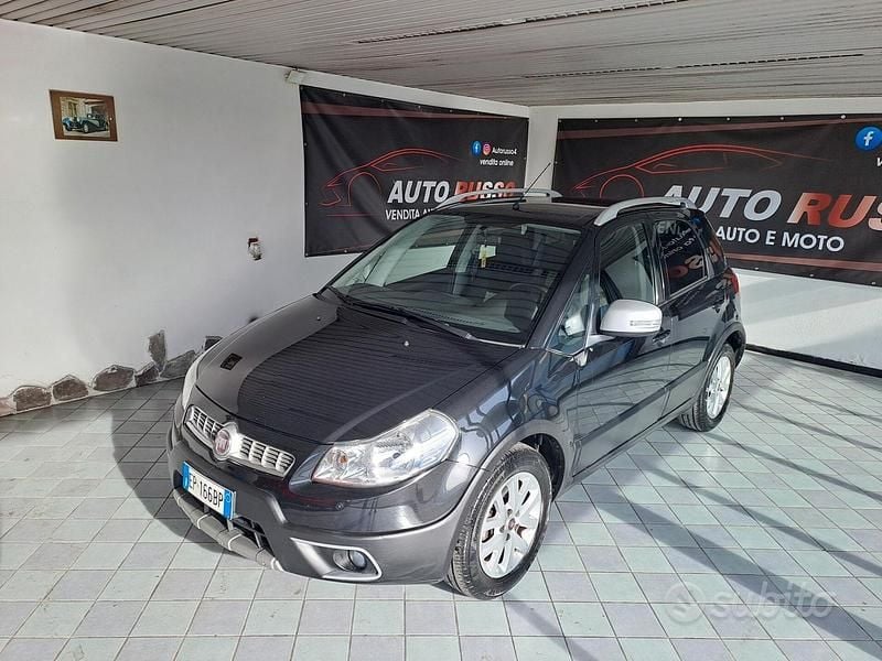 Usata Fiat Sedici 120 CV (88 kW) 2012 Grigio SUV