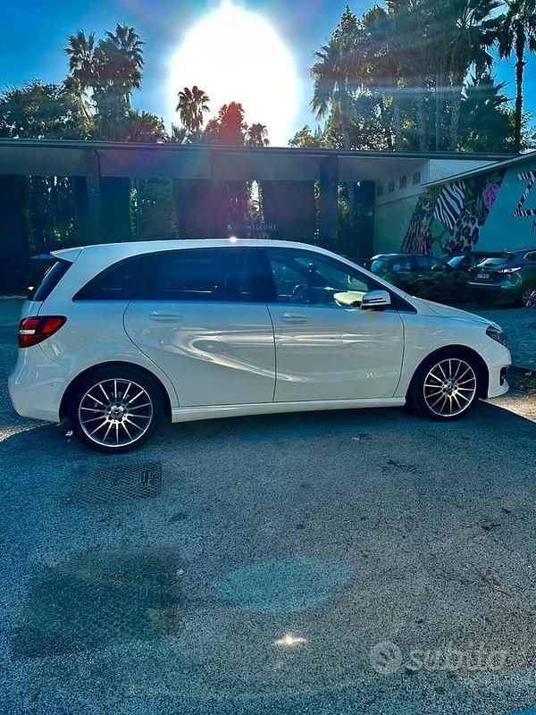 Begagnad Mercedes B200 156 HK (114 kW) 2017 Vit Minibuss