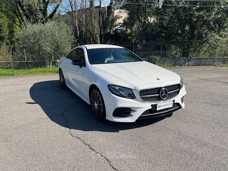 Usata Mercedes E220 Premium 194 CV (142 kW) 2018 Bianco Coupé