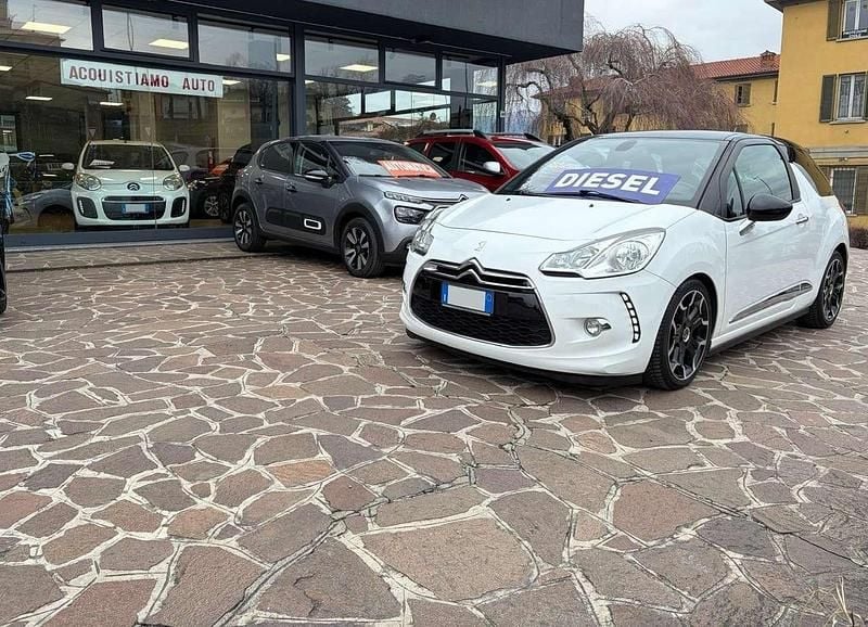 Tetto nero Usata 2013 Citroën DS3 Sport Chic Coupé | 4700 € (Super prezzo) - Immagine 1/4