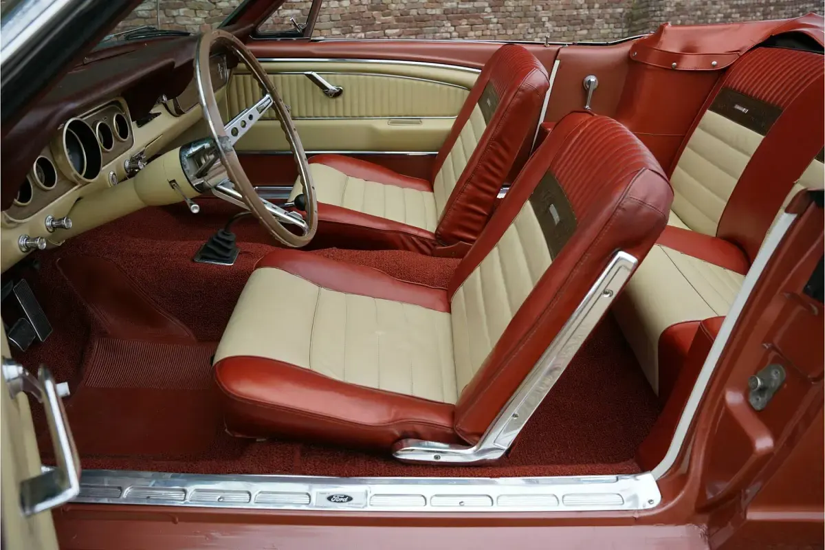 Usata Ford Mustang 228 CV (167 kW) 1966 Marrone Cabrio