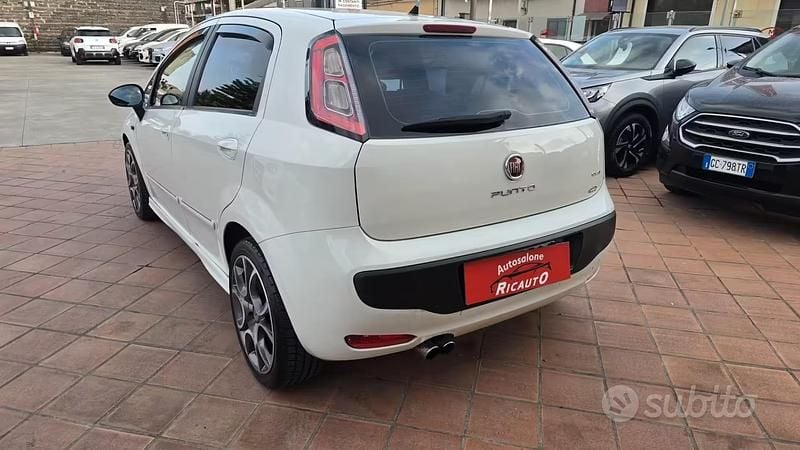 Usata Fiat Punto Evo Dynamic 75 CV (55 kW) 2010 Bianco Utilitaria