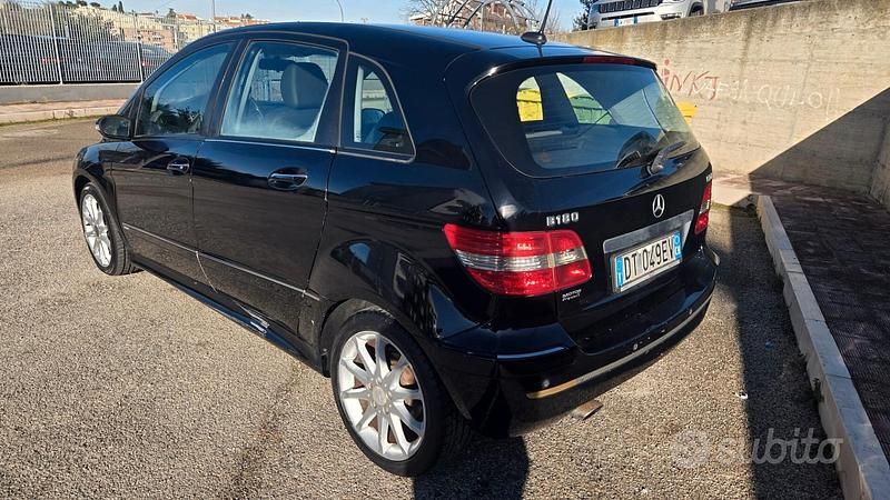 Usata Mercedes B180 109 CV (80 kW) 2008 Nero Monovolume