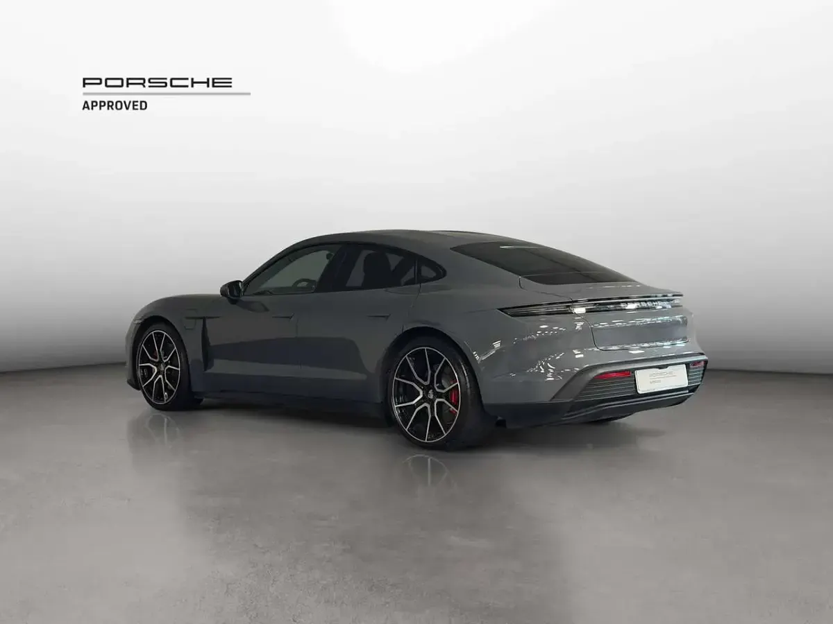 Usata Porsche Taycan 439 kW (598 CV) 2025 Grigio ardesia neo Berlina