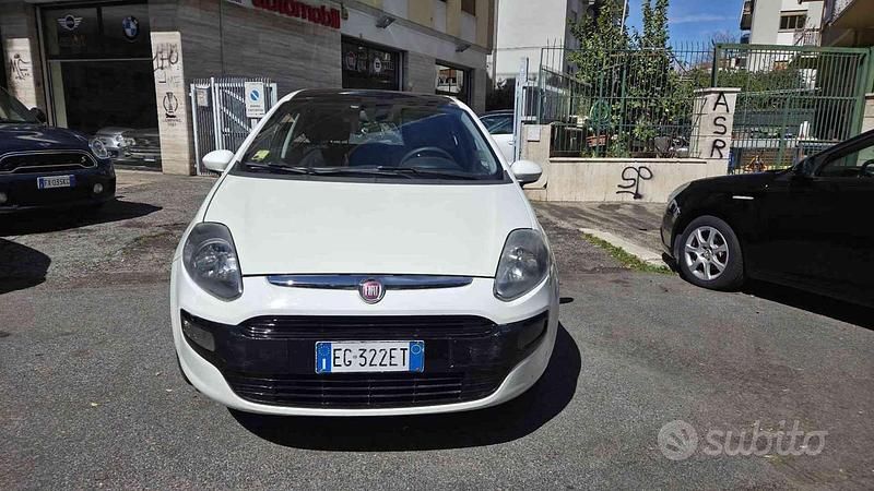 Usata Fiat Punto Evo Dynamic 77 CV (56 kW) 2011 Bianco Utilitaria