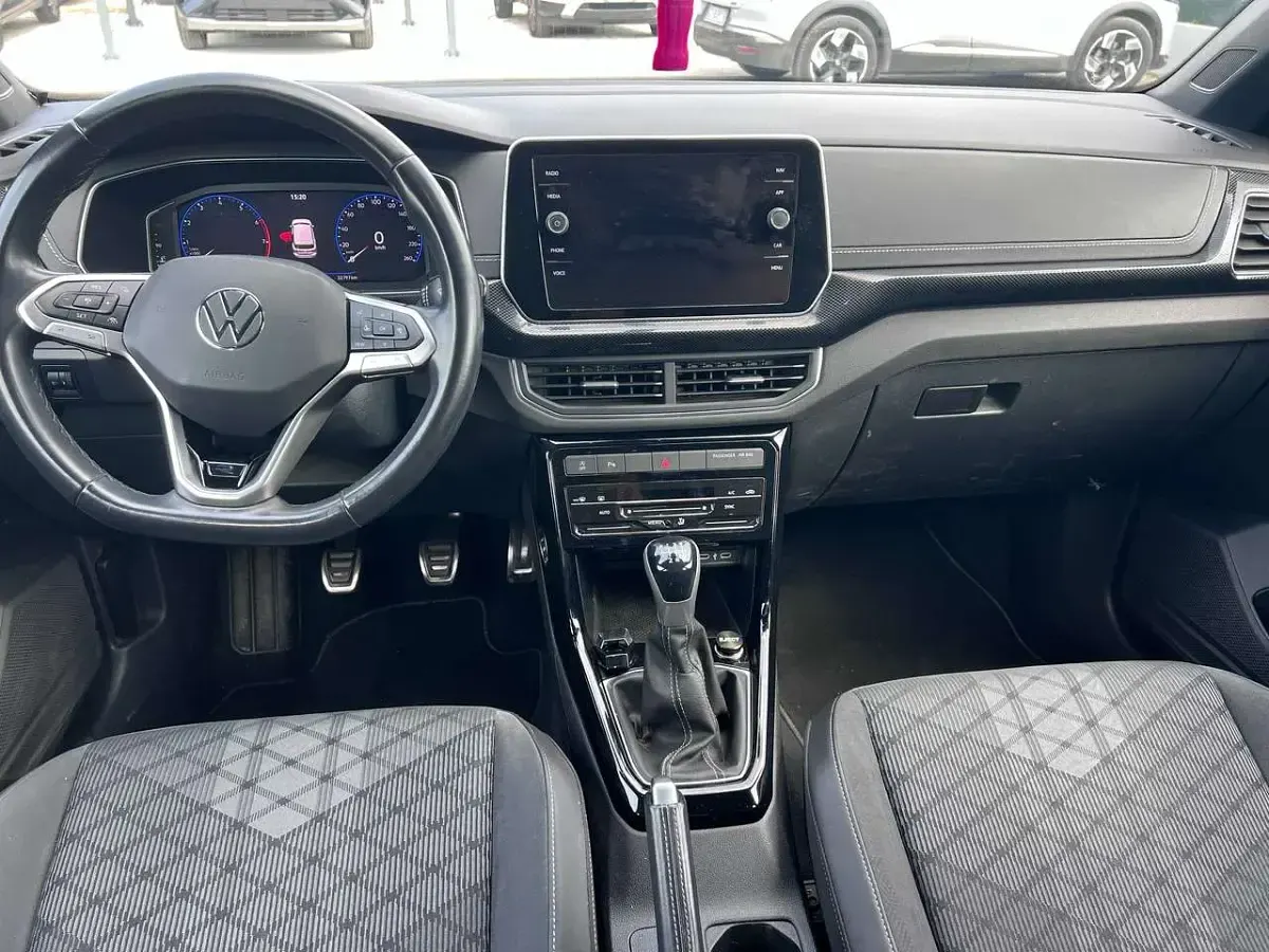 Usata VW T-Cross R-line 116 CV (85 kW) 2024 Nero SUV