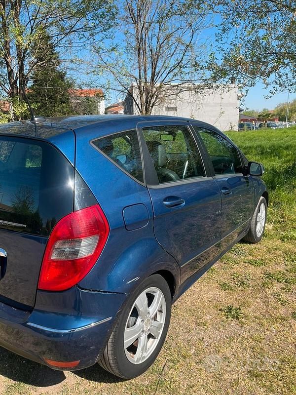 Usata Mercedes A160 95 CV (69 kW) 2009 Blu Berlina