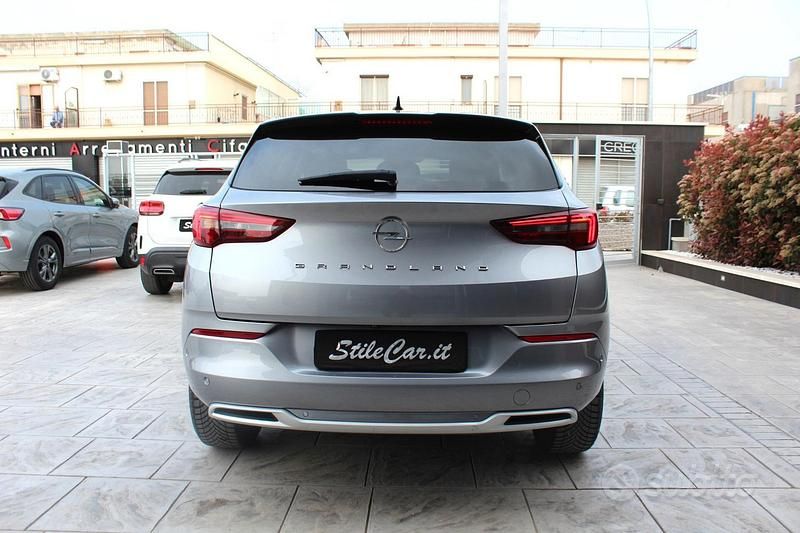 Usata Opel Grandland X Business Edition 131 CV (96 kW) 2022 Grey artense metallizzato SUV