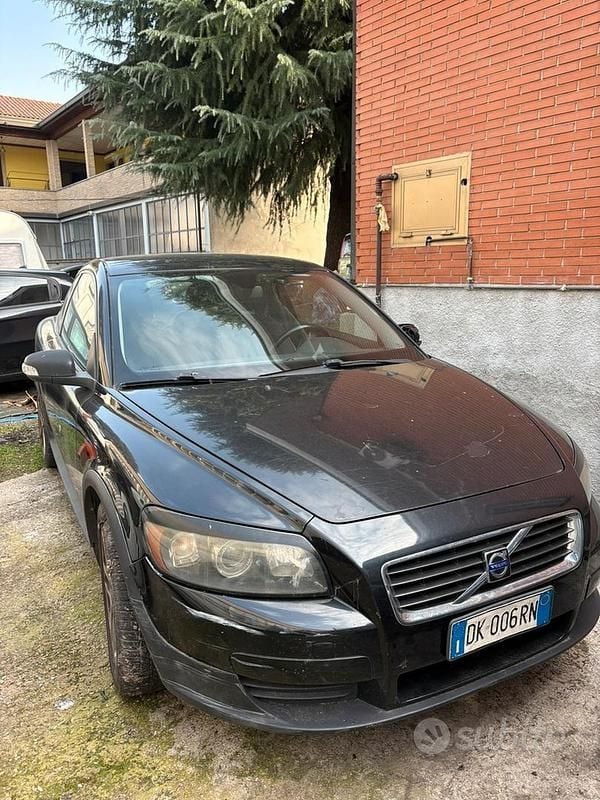 Usata Volvo C30 109 CV (80 kW) 2007 Nero Utilitaria
