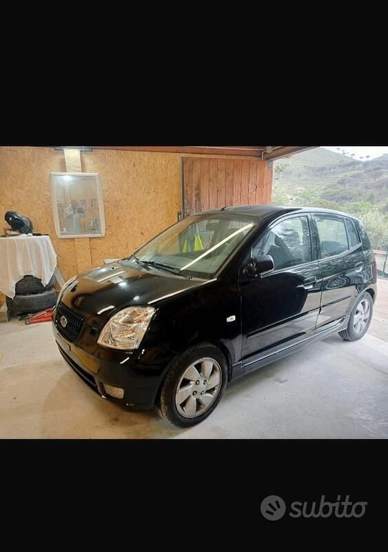 Usata Kia Picanto 61 CV (44 kW) 2006 Nero Utilitaria