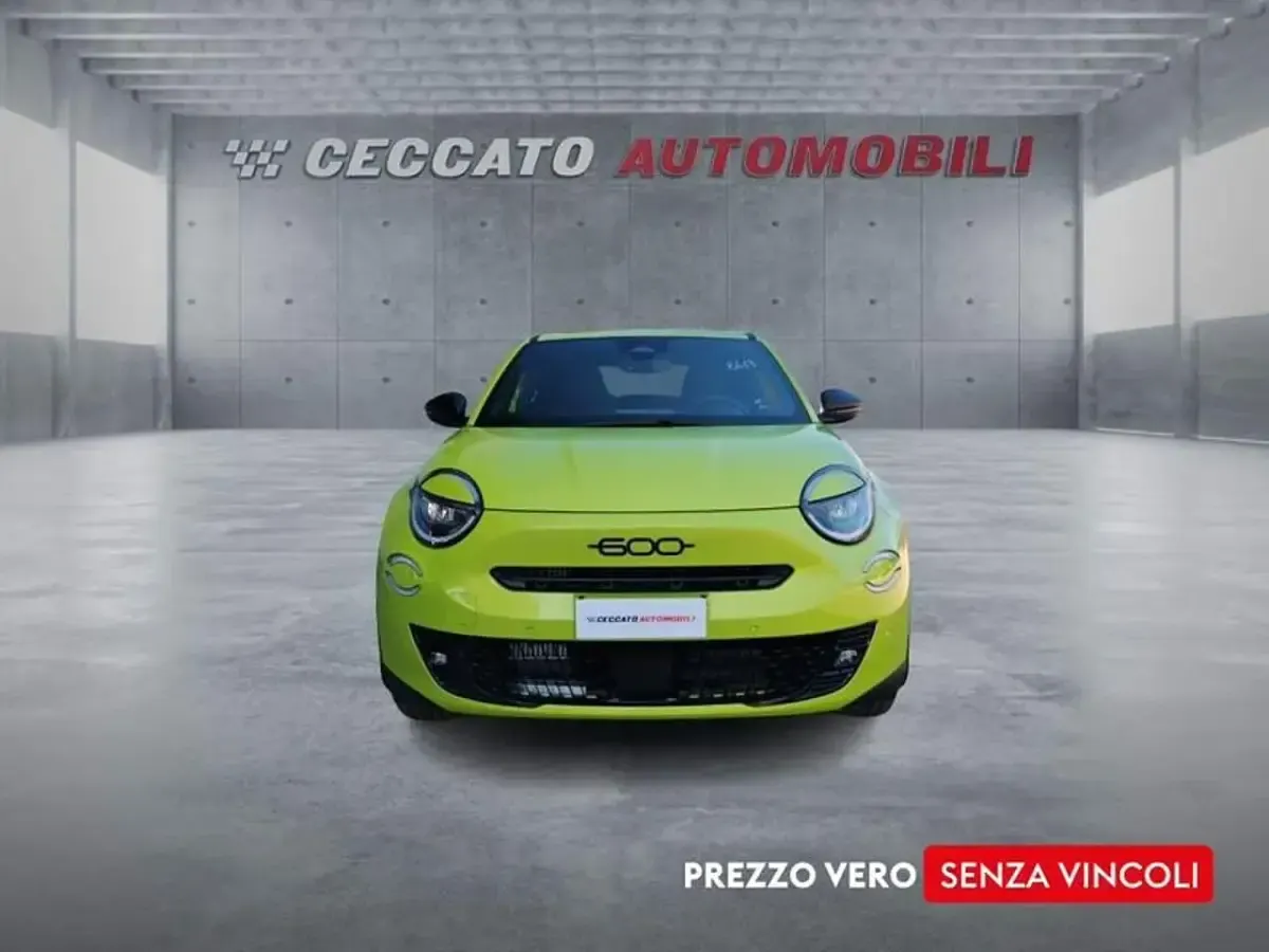 Nuova Fiat 600 Sport 145 CV (106 kW) 2026 Verde SUV