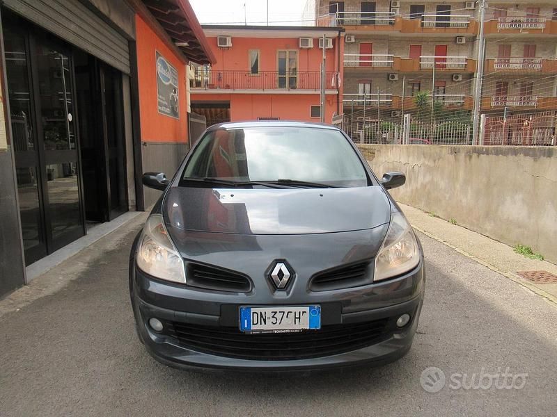 Gebraucht Renault Clio II LE 86 PS (63 kW) 2008 Schwarz Limousine