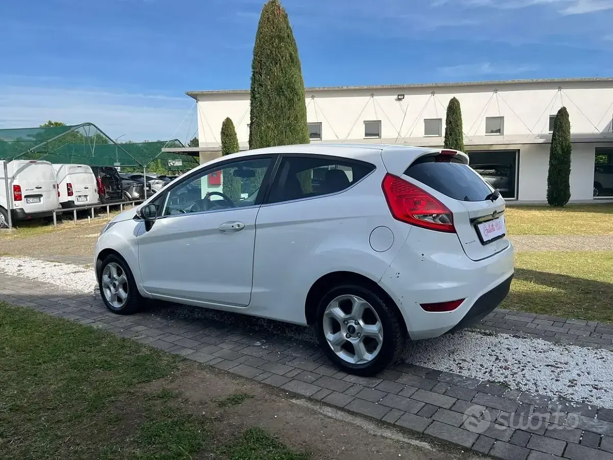 Usata Ford Fiesta 60 CV (44 kW) 2011