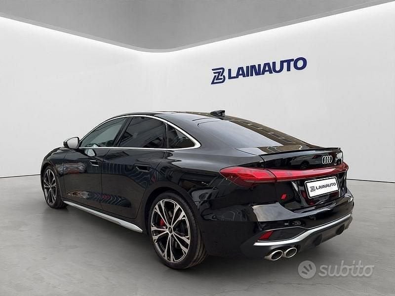 Nuova Audi A5 2025 Nero Station wagon