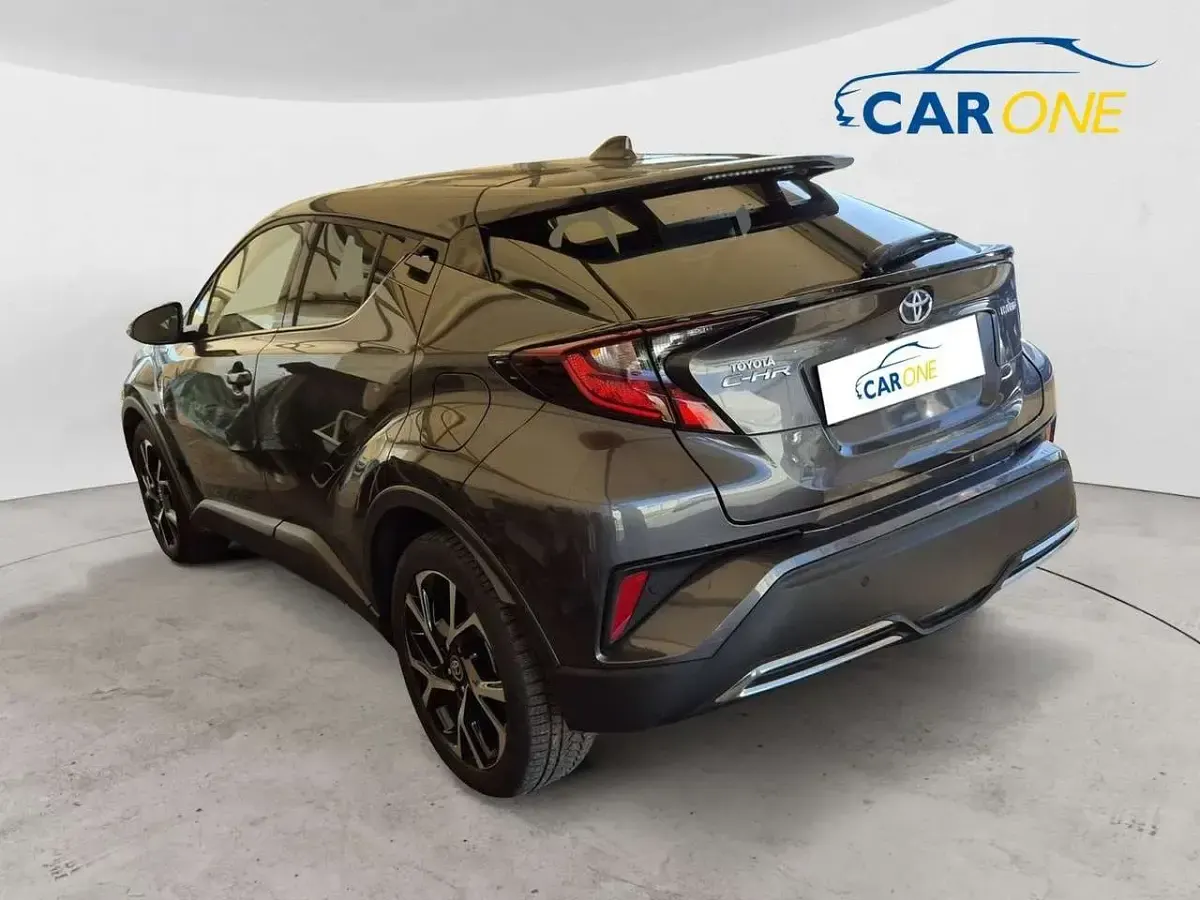 Usata Toyota C-HR Lounge 184 CV (135 kW) 2022 Argento SUV