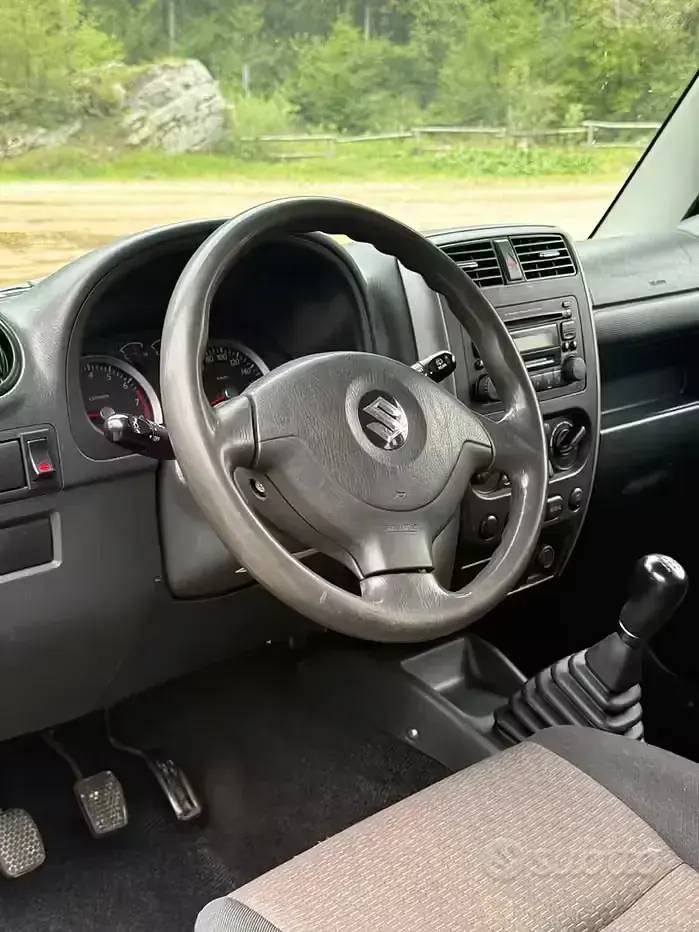 Second-hand Suzuki Jimny 85 CP (62 kW) 2008 Verde SUV