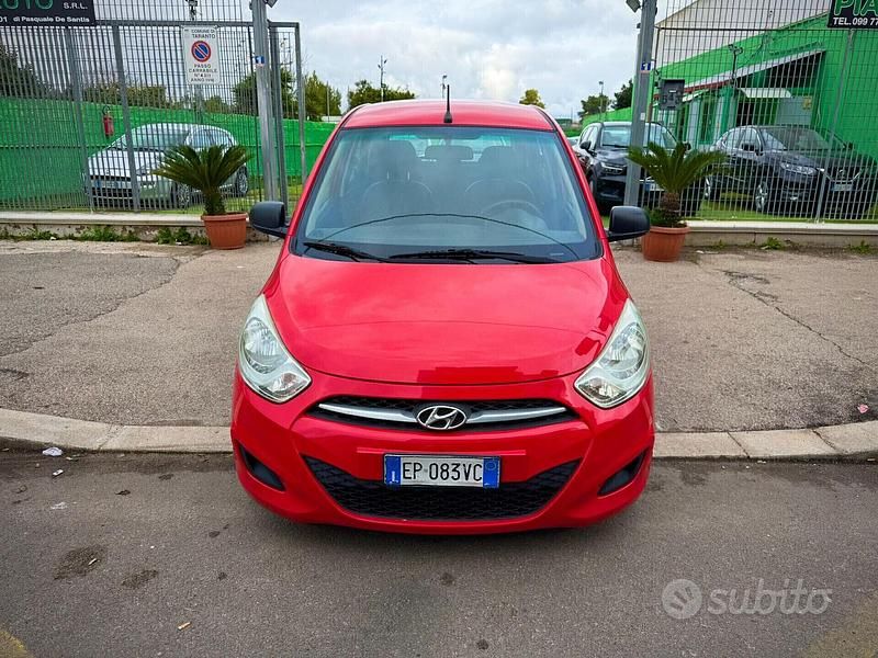 Usata Hyundai i10 Classic 69 CV (50 kW) 2012 Rosso Utilitaria