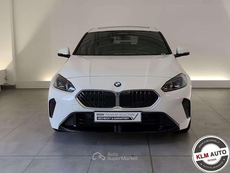 Bianco Usata 2024 BMW 120 M Sport Due volumi | 27.260 € - Immagine 1/4