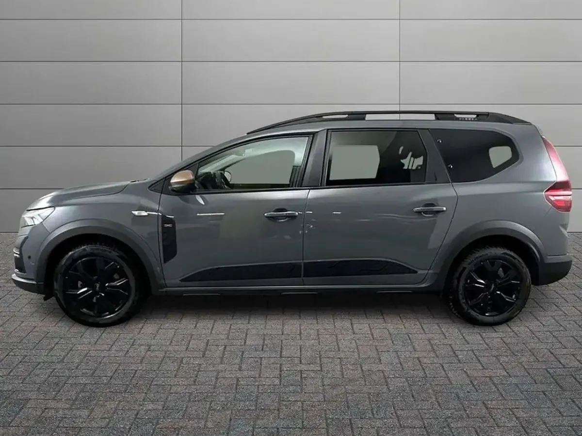 Usata Dacia Jogger Extreme 110 CV (80 kW) 2024 Grigio met. Monovolume