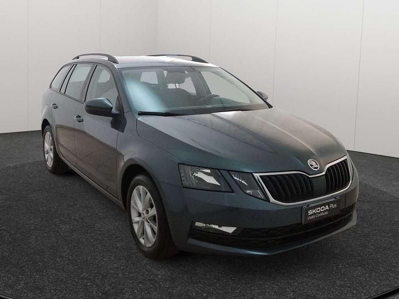 Grigio Usata 2020 Skoda Octavia Executive Station wagon | 13.900 € (Cara) - Immagine 1/4