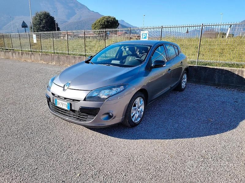 Usata Renault Mégane 110 CV (80 kW) 2011 Grigio Berlina