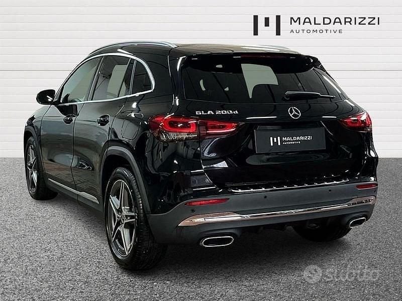 Usata Mercedes GLA200 Premium 150 CV (110 kW) 2023 Nero SUV