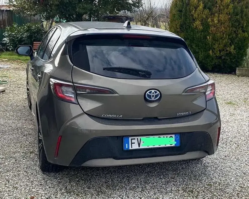 Usata Toyota Corolla Style 98 CV (72 kW) 2019 Bronzo Berlina
