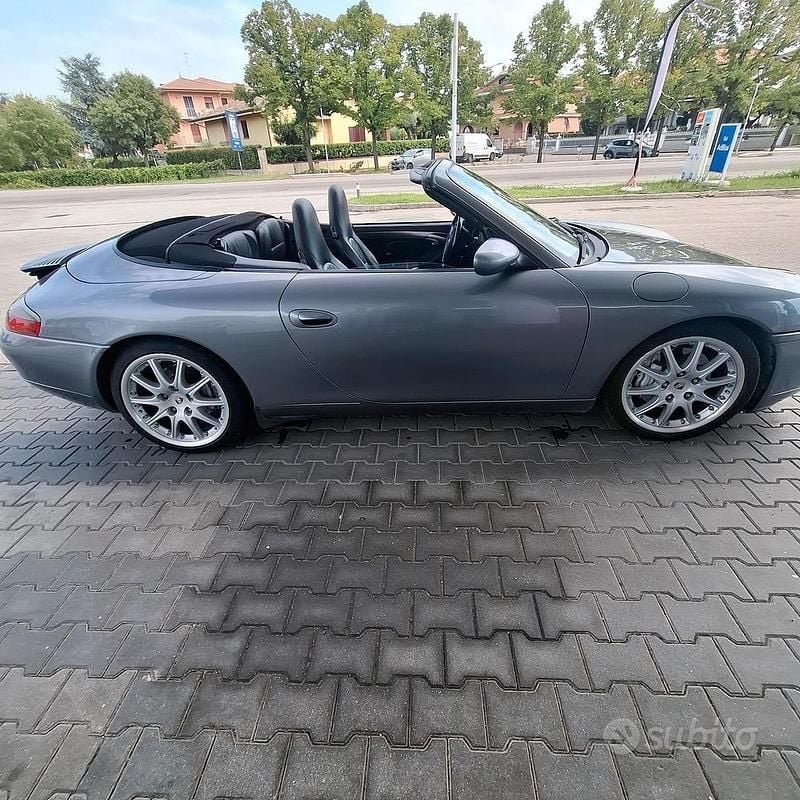 Usata Porsche 996 345 CV (253 kW) 1999 Grigio Cabrio