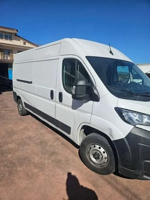 Begagnad Fiat Ducato 179 HK (131 kW) 2024 Vit Van