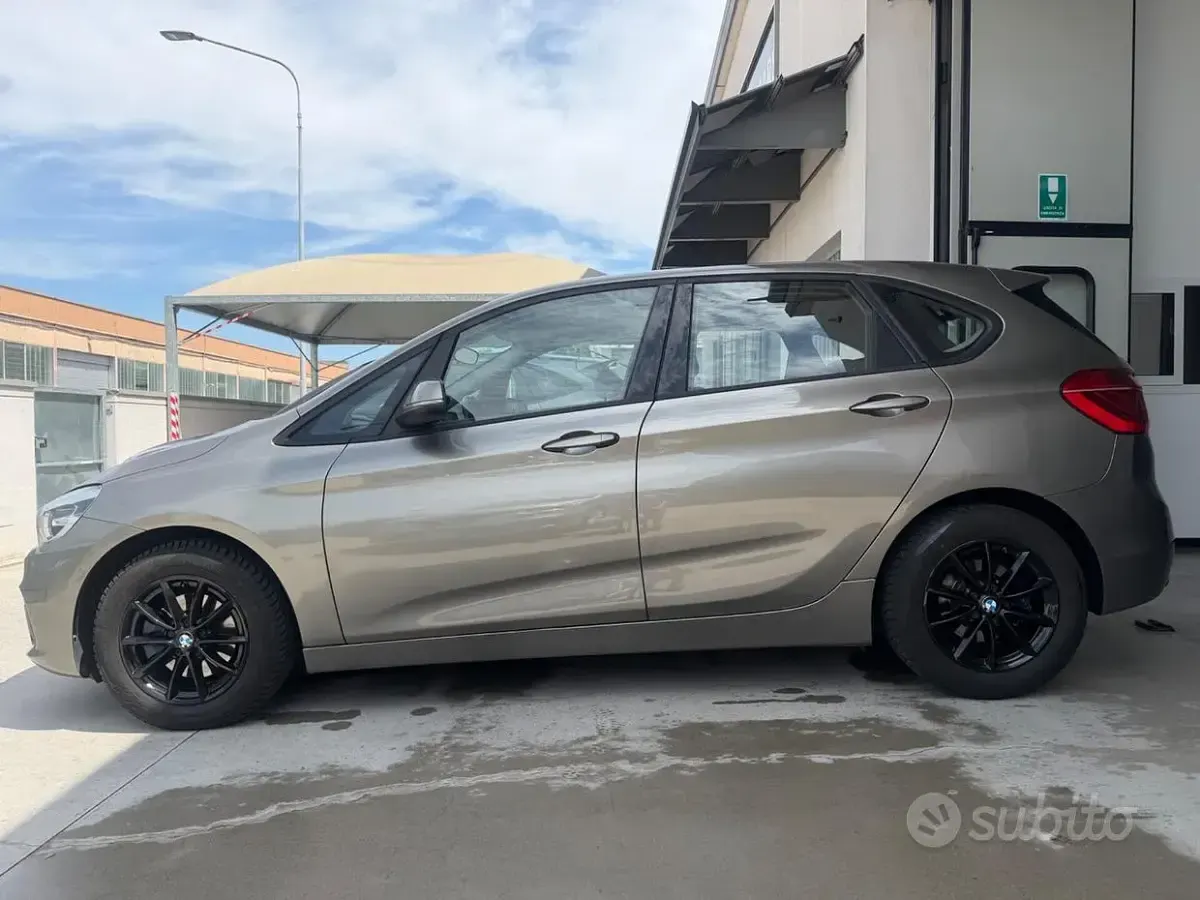 Usata BMW 218 Active Tourer Luxury Line 150 CV (110 kW) 2014 Beige Monovolume