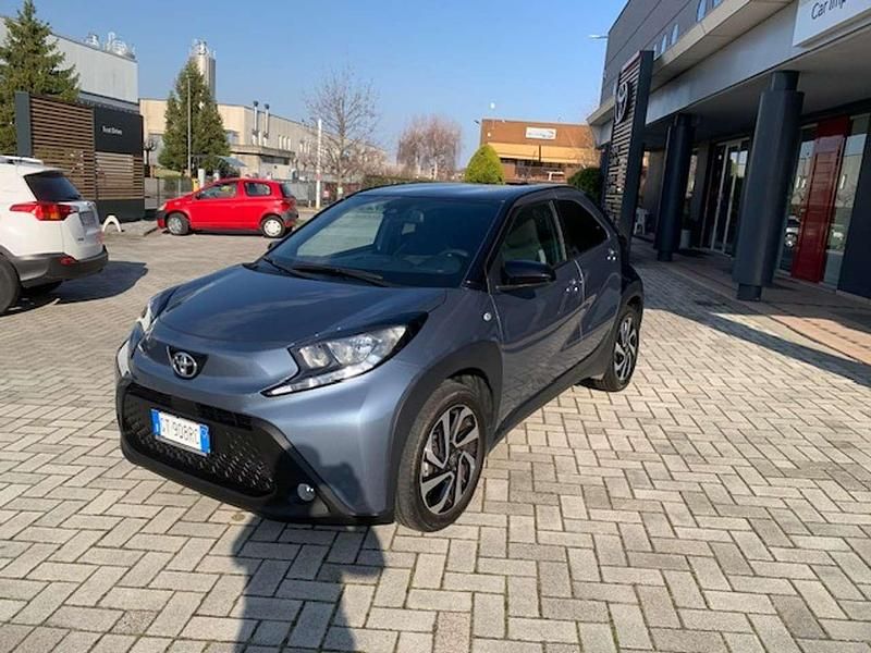 Usata Toyota Aygo X Trend 72 CV (52 kW) 2024 Grigio SUV