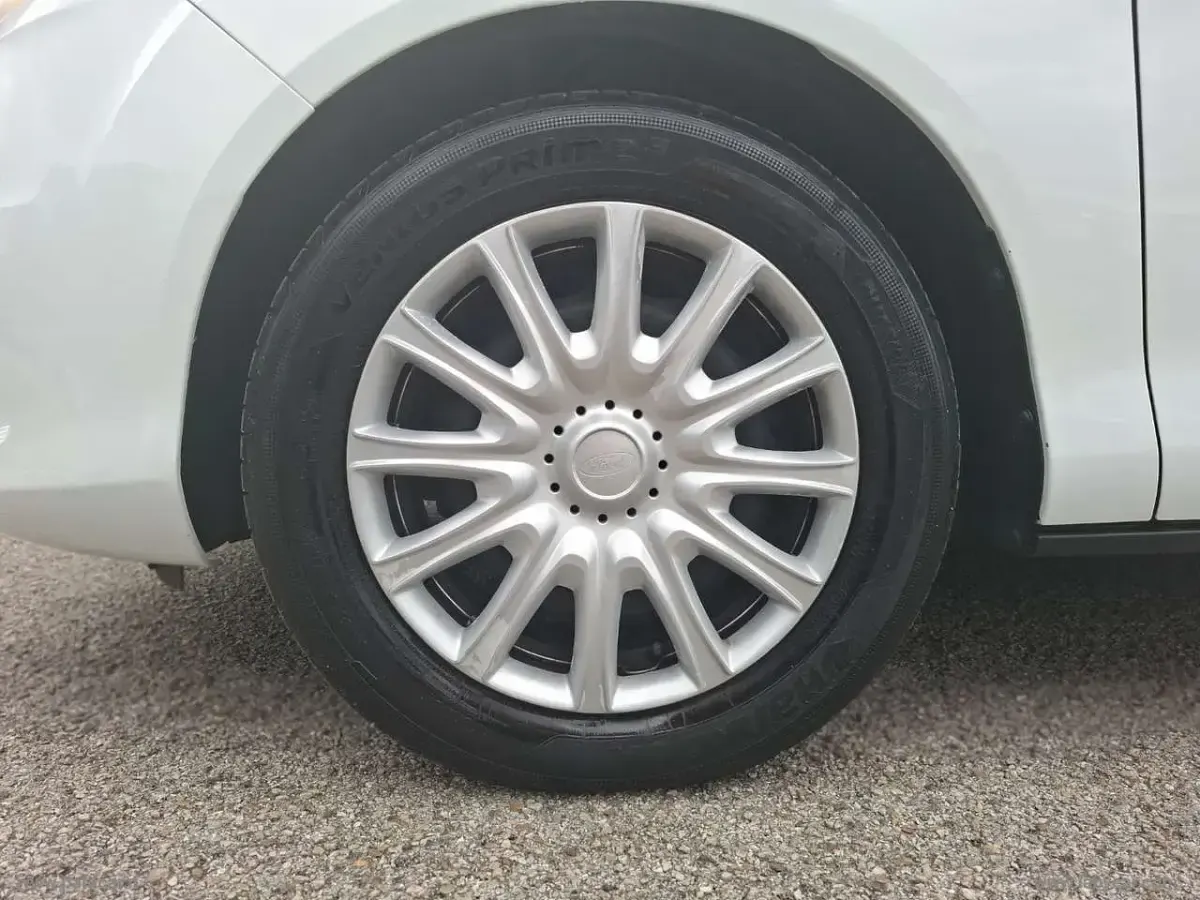 Usata Ford B-MAX Titanium 90 CV (66 kW) 2015 Bianco Monovolume