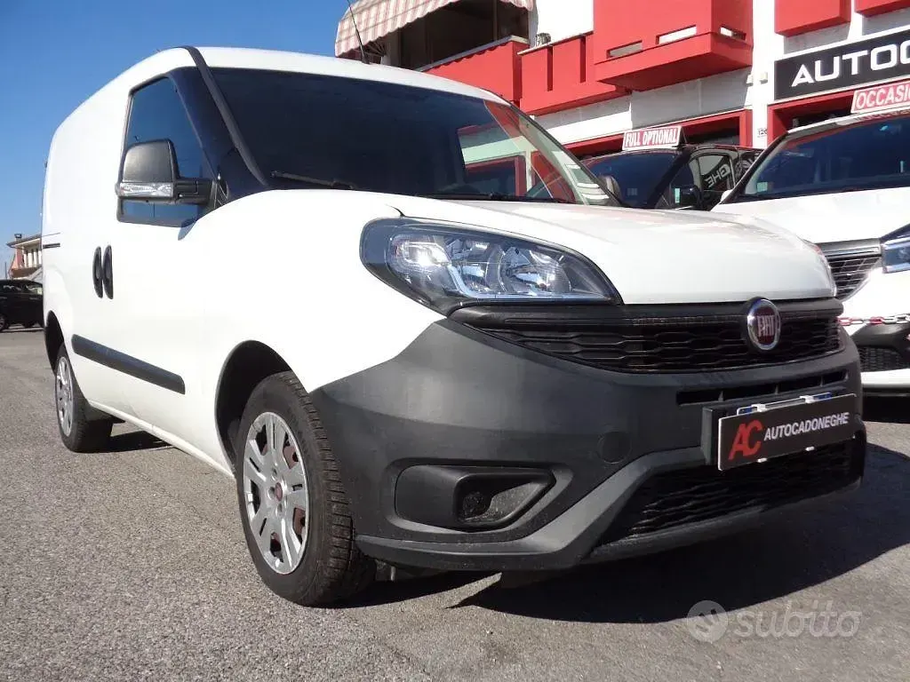 Usata Fiat Doblò 95 CV (69 kW) 2021 Bianco Monovolume