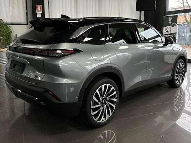 Ny Tiger Six 167 HK (122 kW) 2025 Grå SUV