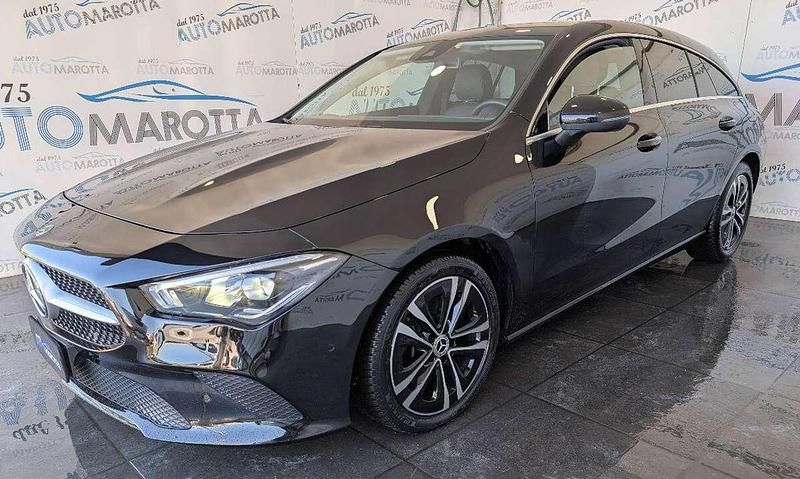 Nero Usata 2023 Mercedes CLA180 Business Tre volumi | 30.900 € (Buon prezzo) - Immagine 1/4