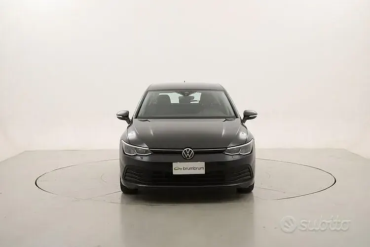 Usata VW Golf VIII Life 110 CV (80 kW) 2022 Grigio Berlina
