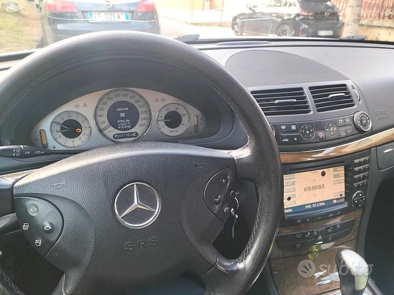 Usata Mercedes E280 Avantgarde 231 CV (169 kW) 2005 Grigio Station wagon