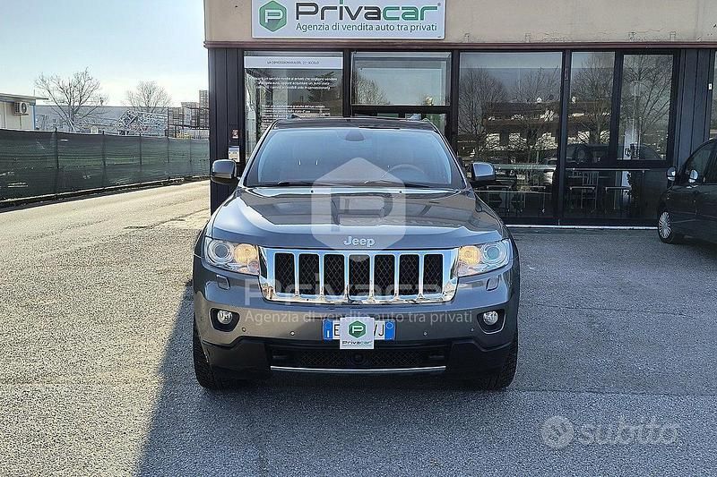 Usata Jeep Grand Cherokee Overland 241 CV (177 kW) 2011 Grigio SUV