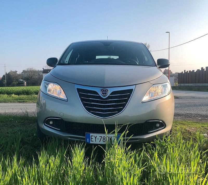 Usata Lancia Ypsilon 2015 Utilitaria