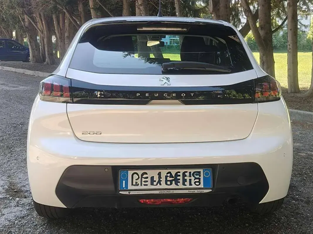Usata Peugeot 208 102 CV (75 kW) 2021 Bianco Utilitaria