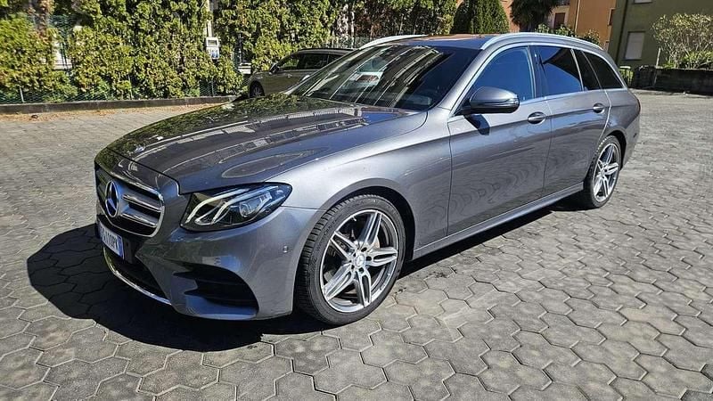 Usata Mercedes E220 Premium Plus 194 CV (142 kW) 2017 Grigio Station wagon