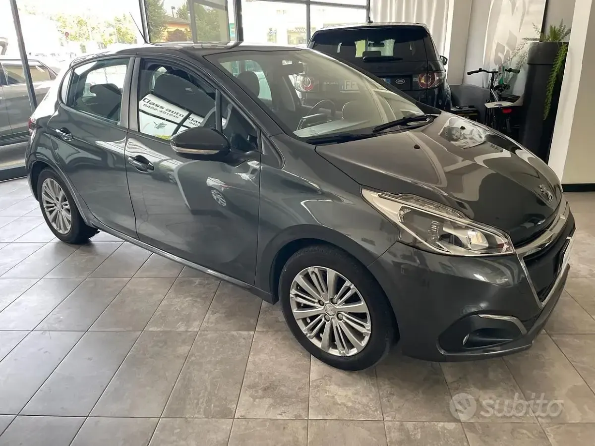 Usata Peugeot 208 Active 75 CV (55 kW) 2016 Grigio Utilitaria