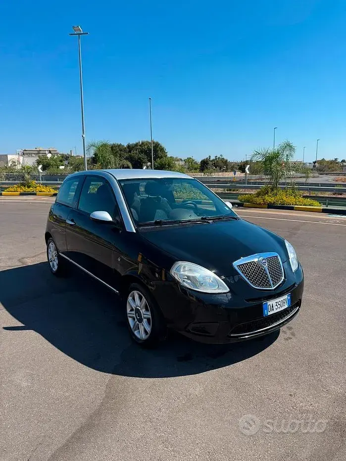 Usata Lancia Ypsilon 69 CV (50 kW) 2006 Nero Utilitaria
