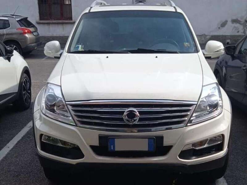 Bianco Usata 2015 Ssangyong (KGM) Rexton SUV | 6500 € (Super prezzo) - Immagine 1/4