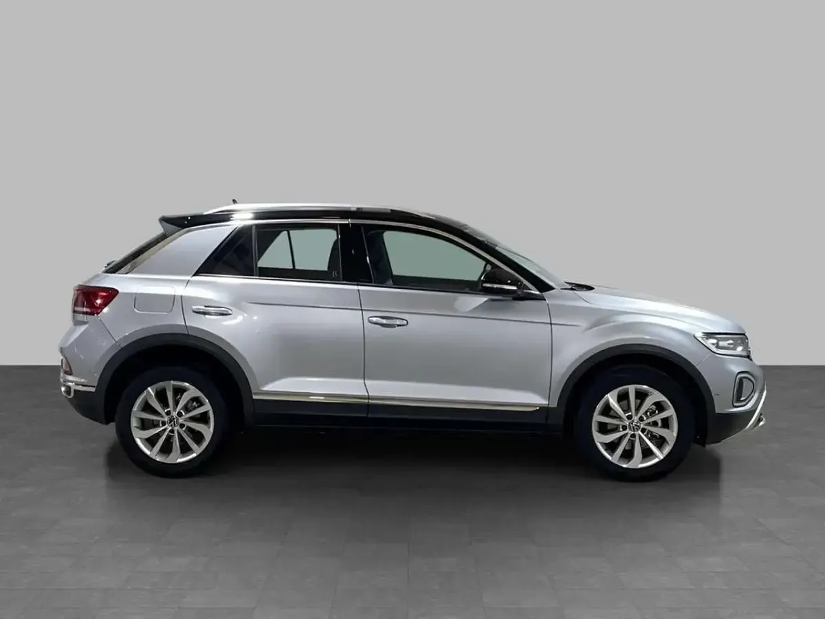 Usata VW T-Roc Style 150 CV (110 kW) 2023 Pyrit silver metallizzato nero SUV